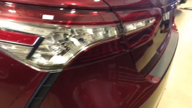 2018 Toyota Camry XSE in service walk around with other Camry's смотреть онлайн