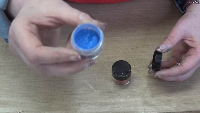 544 Three creative ways to use Creative Expressions New background Stamps with Hero Art & Jacquard смотреть онлайн