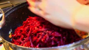 ДИЕТИЧЕСКИЙ БОРЩ НА КУРИНОЙ ГРУДКЕ