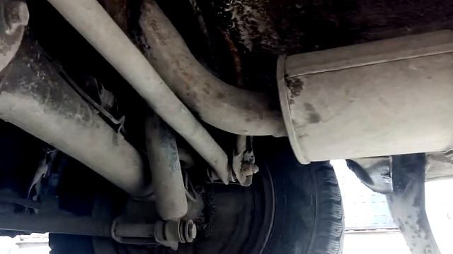 Вид снизу ВАЗ 2106 - Saab9000 + 2 стронгера 63я труба смотреть онлайн