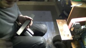 Должен ли метал в 61 ед царапать стекло?