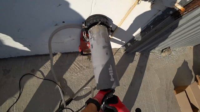 Алмазное сверление бетона со станины. Hilti DD 150U
