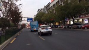 ЕДУ ПО КИТАЮ НА ЭЛЕКТРОСКУТЕРЕ, ДОРОГИ КИТАЯ, ВЕСЕЛЫЙ КИТАЕЦ, ГОРОД ИУ