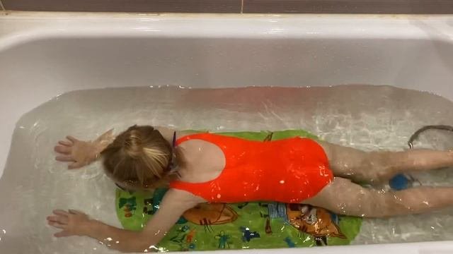 Мастер-класс по задержке дыхания под водой.Кира научилась нырять.