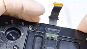 а вот так меняется шлейф экрана Sony a7s2