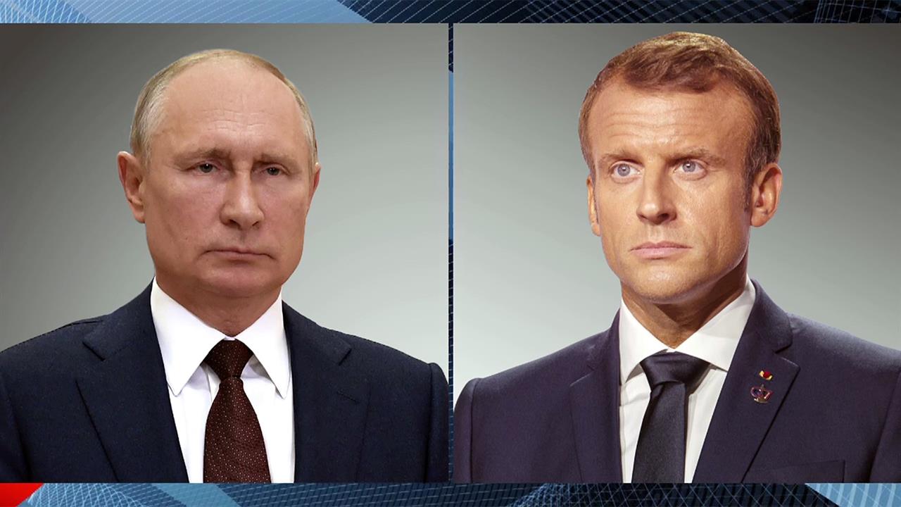 Путин и Макрон призвали стороны конфликта в Нагорн... к прекращению огня и деэскалации напряженности