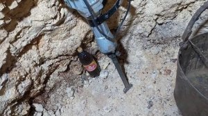 Вода ушла, колодец пересох. Может пещеру вырыть?