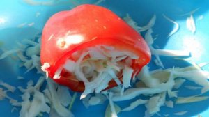 Фаршированный капустой болгарский перец на зиму