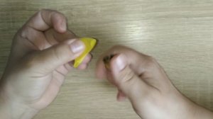 Ромашка из лент. Ромашка казаши. Цветы из лент канзаши.