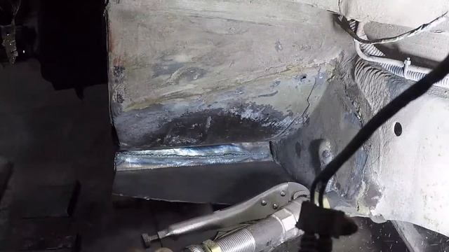 Восстановлении BMW E36 с заменой порогов, часть 3 смотреть онлайн