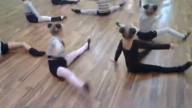 Танцы -- разминка смотреть онлайн