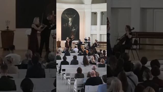 (Петрикирхе), с его совершенной акустикой, расположенного в самом сердце Петербурга.