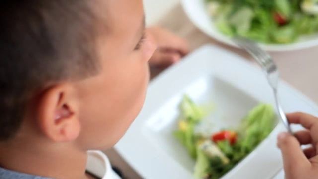 РОЖЕВІ ОКУЛЯРИ (ефір 12.09.2015) Тема: Овочі смотреть онлайн