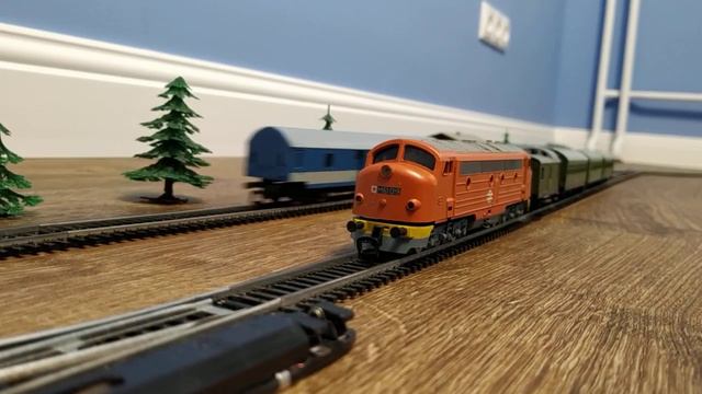 Модель поезда IC (MAV) смотреть онлайн