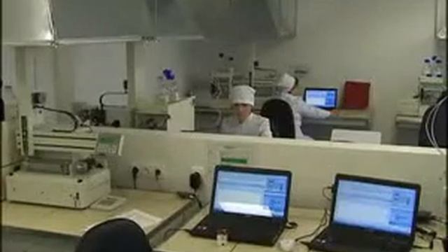 Азарову показали прибор для быстрой проверки качества лекарств смотреть онлайн