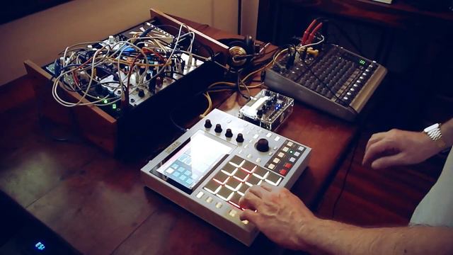 MPC ONE Minimal House Jam смотреть онлайн