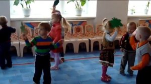 Праздник Осени  Танец с листьями