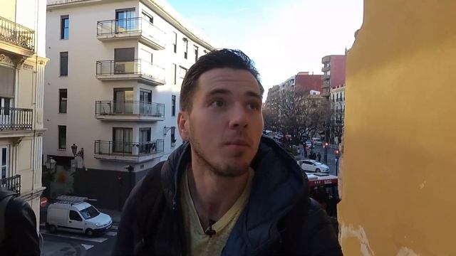Валенсия. Прогулка по городу, достопримечательности, дороги, бомжи. Испания смотреть онлайн