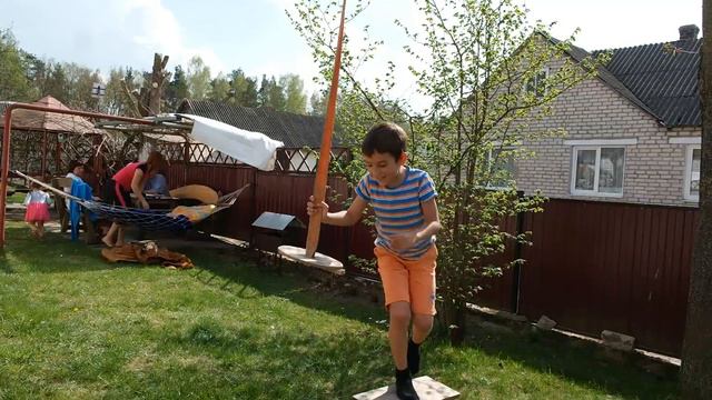 2019 04 27 Ошмяны. Качели и рисование. смотреть онлайн