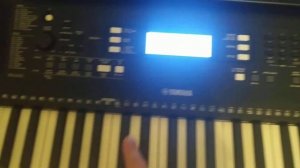 Yamaha PSR - е373
