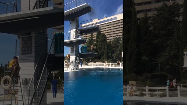 Крым Отель Ялта-Интурист.Прыгаю с вышки!!!3 метра!Классно!!!!!! смотреть онлайн