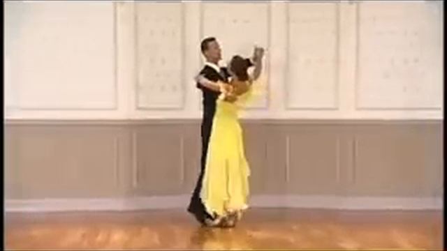 Slow Foxtrot dance routine - beginner смотреть онлайн
