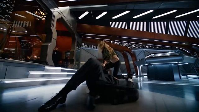 БЕЛАЯ КАНАРЕЙКА против МАЛКОЛЬМА МЕРЛИНА [2 сезон, 8 серия] смотреть онлайн