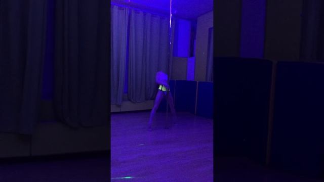 free style pole dance на выносливость Majestick смотреть онлайн