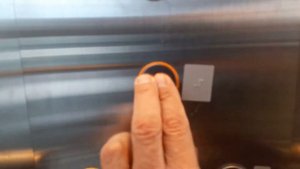 Восточный вокзал вход со стороны метро лифт на первый этаж