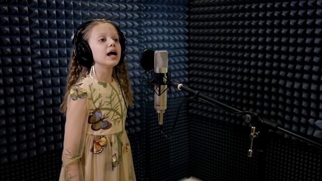 Осташкова Арина - Ängel смотреть онлайн