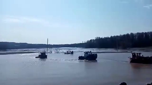 Трактор есть, человека нет смотреть онлайн