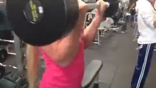 Sarah Backman biceps curls смотреть онлайн