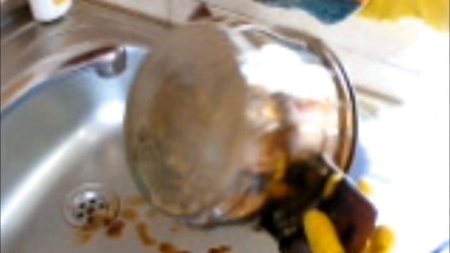 Как очистить кастрюлю? смотреть онлайн