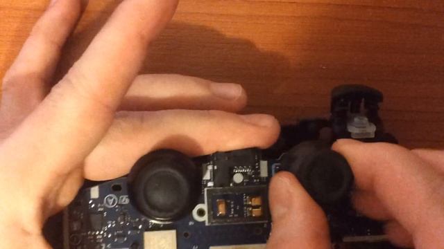 DUALSHOCK 4 Замена Стиков и Trigger R2 смотреть онлайн