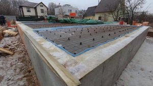 Ушла стенка фундамента не выдержала опалубка