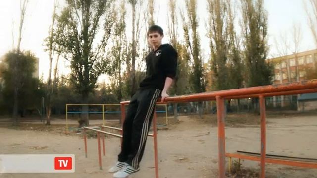 Школа турника+12+(горизонтальный+упор+под+перекладиной) смотреть онлайн