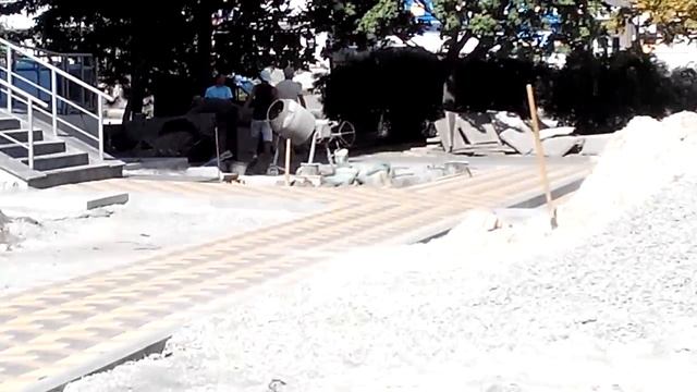 Горишни Плавни. Ремонт дороги возле Казначейства. Горисполком города Горишни Плавни. смотреть онлайн