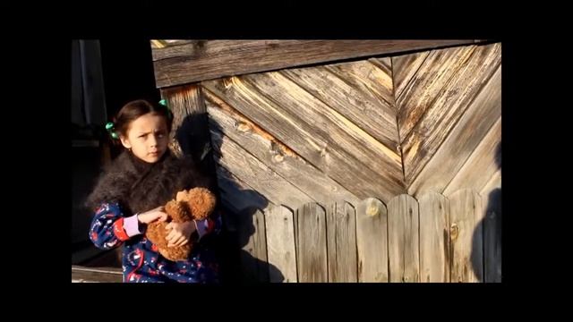 Лора Тасси «Мишка» смотреть онлайн