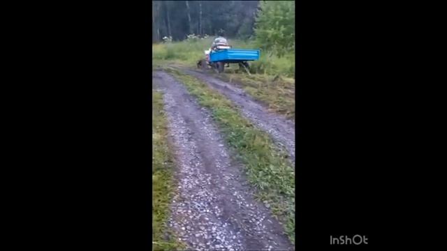 Буксировка автомобиля мотоблоком на гусеницах Крутец