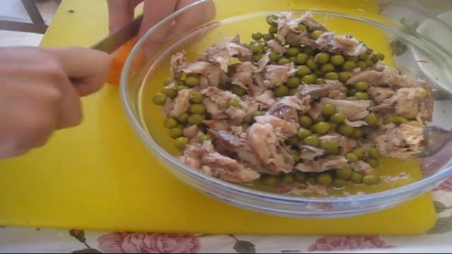 Салат с селедкой горячего копчения на праздничный стол