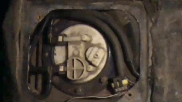 Врет датчик уровня топлива ВАЗ 08,09,10,13,14,15 из-за замятого бензобака смотреть онлайн