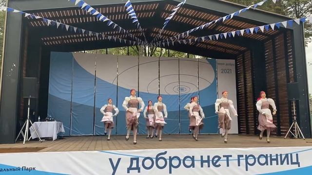 Карельская весна. Исполняет : ансамбль Веселинка.