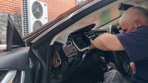 Тесла S установка сим карты. Интернет. Часть 1 #тесла #tesla