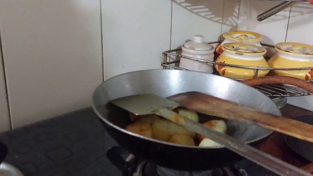 51.Муж индиец меня не понимает и держит в ,,черном теле,, А я пухну с голоду. смотреть онлайн