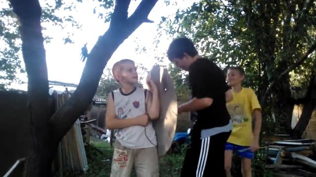 Коля вынес с ноги малого смотреть онлайн