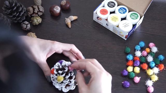 Поделка Ёлочка из шишки / Поделка для маленьких детей смотреть онлайн