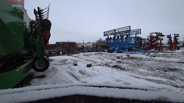 Цепляю новый культиватор Lemken Kompaktor за свой трактор Джон Дир.