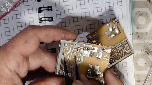 Робимо САМОРОБНУ Плату На LG ФОТОРЕЗИСТОМ Частина 2 смотреть онлайн