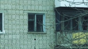 В доме напротив