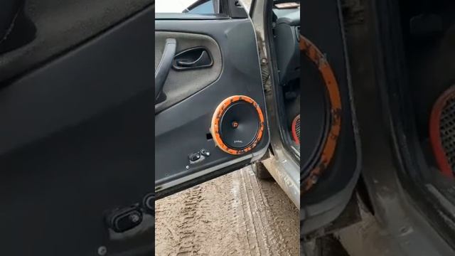 Замена штатных динамиков в ВАЗ 2114 на DL Audio Barracuda 200 смотреть онлайн